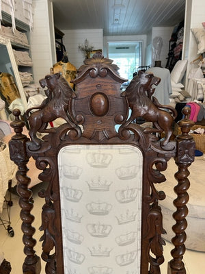Brocante Gramon - Crown Jacobean Oak chair