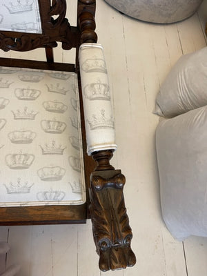 Brocante Gramon - Crown Jacobean Oak chair