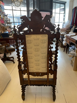 Brocante Gramon - Crown Jacobean Oak chair