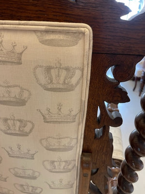 Brocante Gramon - Crown Jacobean Oak chair