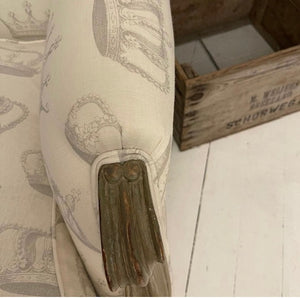 Brocante Gramon - The Crown English Linen Armchair Armchair