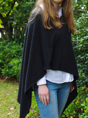 Brocante Gramon - SCA 2-Ply Poncho - Charcoal