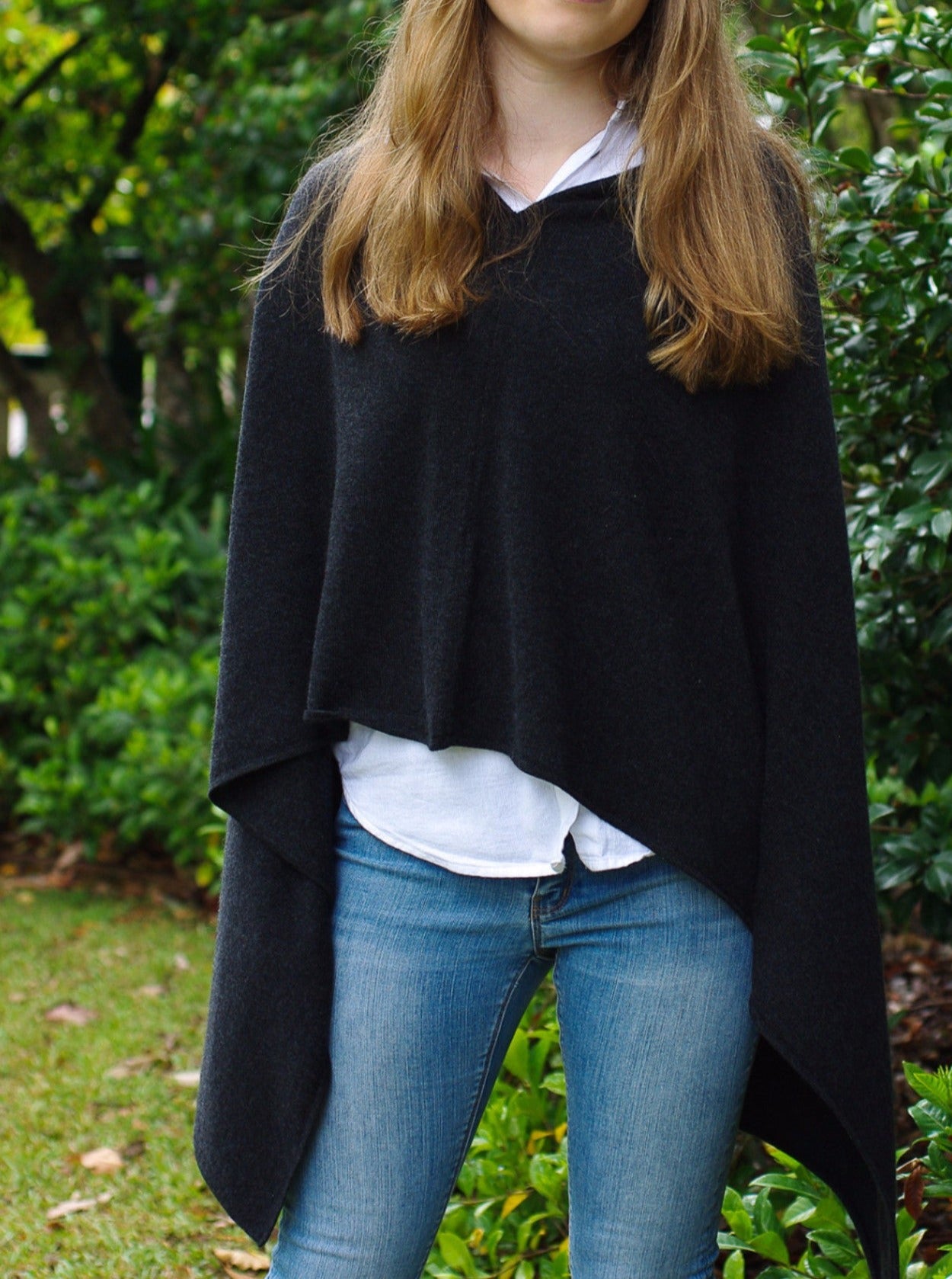 Brocante Gramon - SCA 2-Ply Poncho - Black