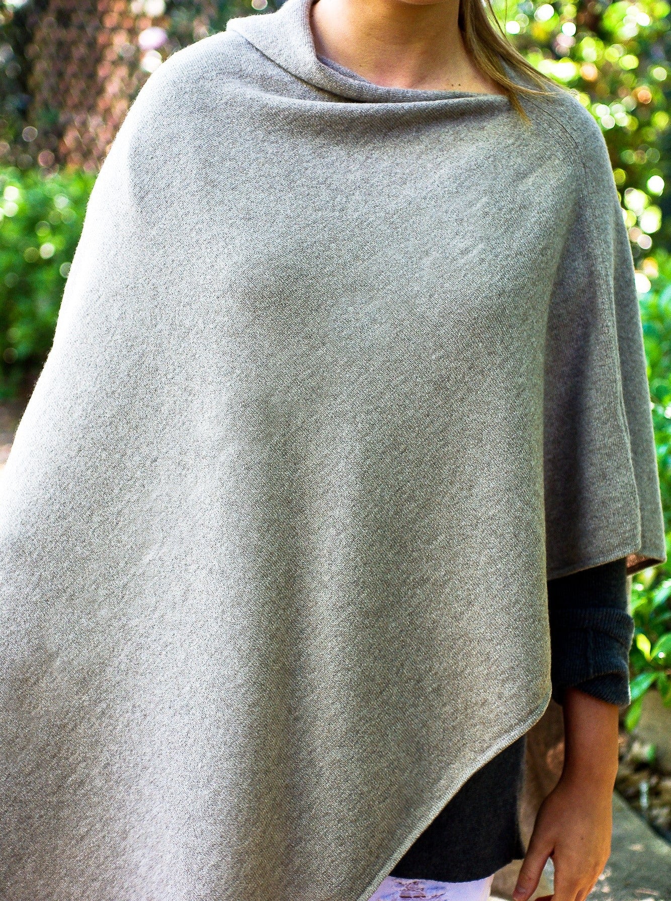Brocante Gramon - SCA 2-Ply Poncho - Potash / Light Silver
