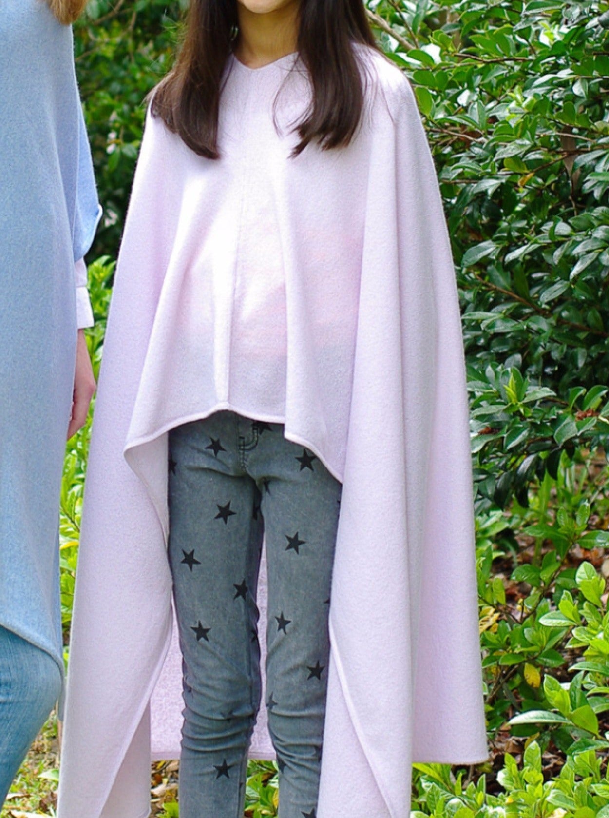 Brocante Gramon - SCA 2-Ply Poncho - Palest Pink