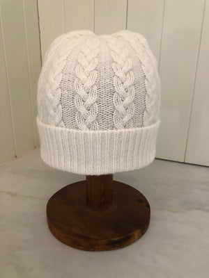 Brocante Gramon - SCA 3-ply Beanies | Winter White Cable Knit