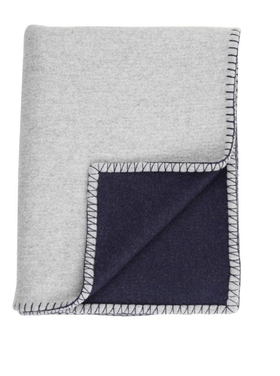 Brocante Gramon - Cashmere/Merino Reversible Blanket Stitched Bed Throw - Silver / Navy