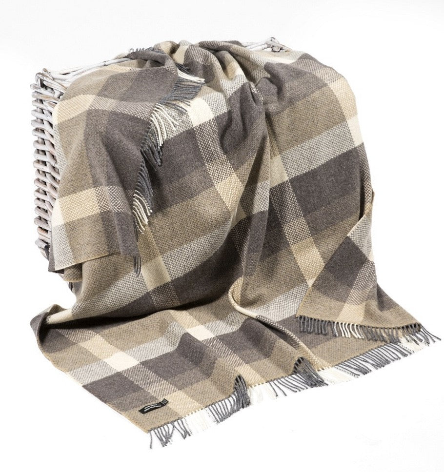 Brocante Gramon - Merino Cashmere Throw - Cream + Beige Pleat Large Check