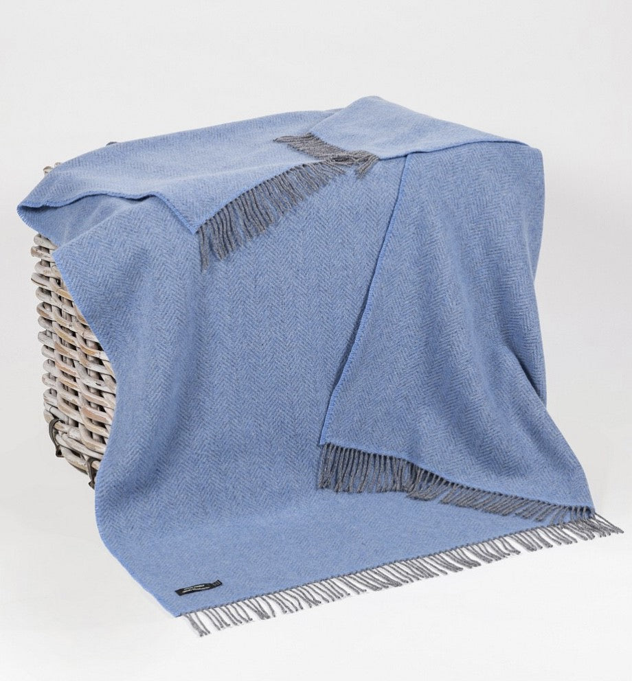 Brocante Gramon - Merino Cashmere Throw - Grey + Blue Herringbone